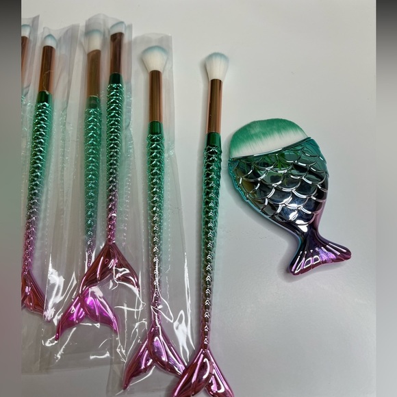 💥🧜♀️NEW💥MAKEUP Brush set 11 pieces Mermaid iridescent green purple eyes… - Picture 6 of 16